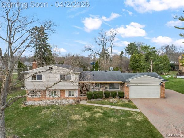 2616 Douglas Drive, Bloomfield Hills, MI 48304