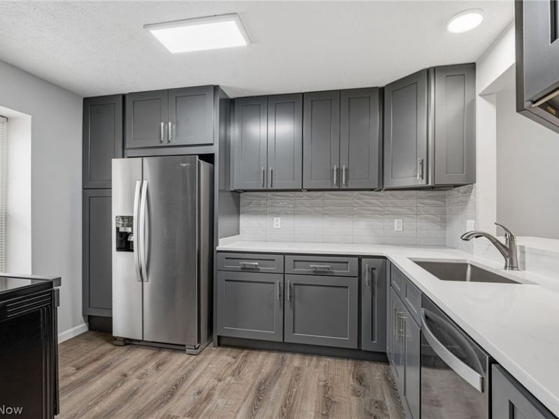 114 Ledbury Circle NE, Canton, OH 44721 Photo 5