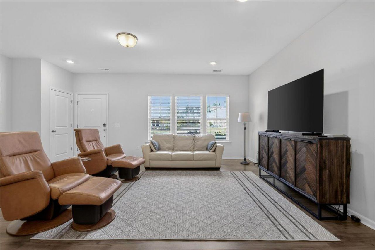 264 Godwit Drive Photo 6