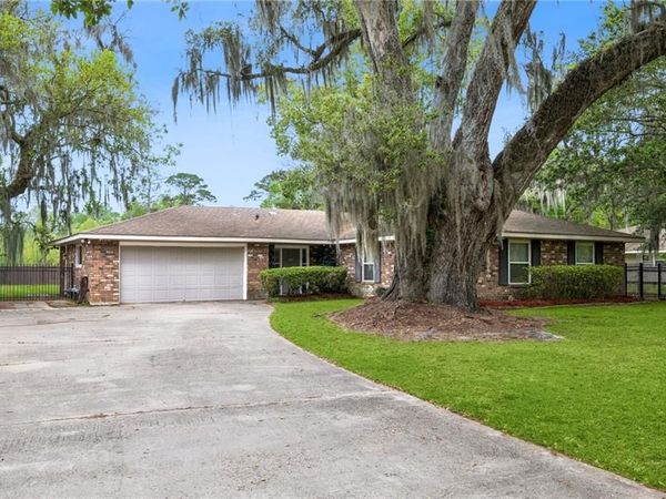 230 OAK Lane, Mandeville, LA 70448