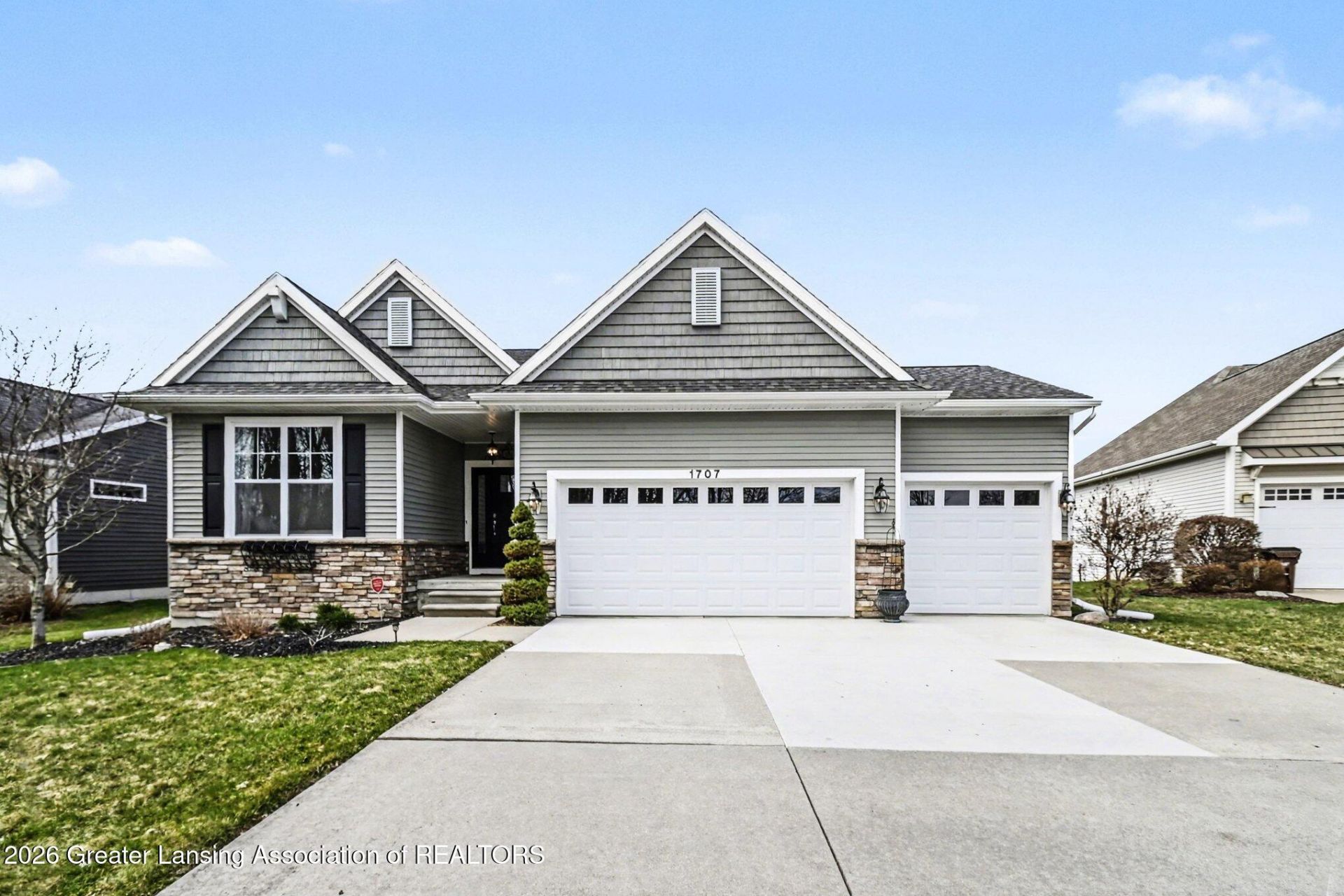 1707 Yosemite Drive, Lansing, MI 48917 Main Photo