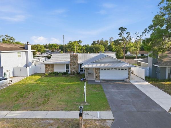 5520 FULMAR DRIVE , TAMPA, FL 33625