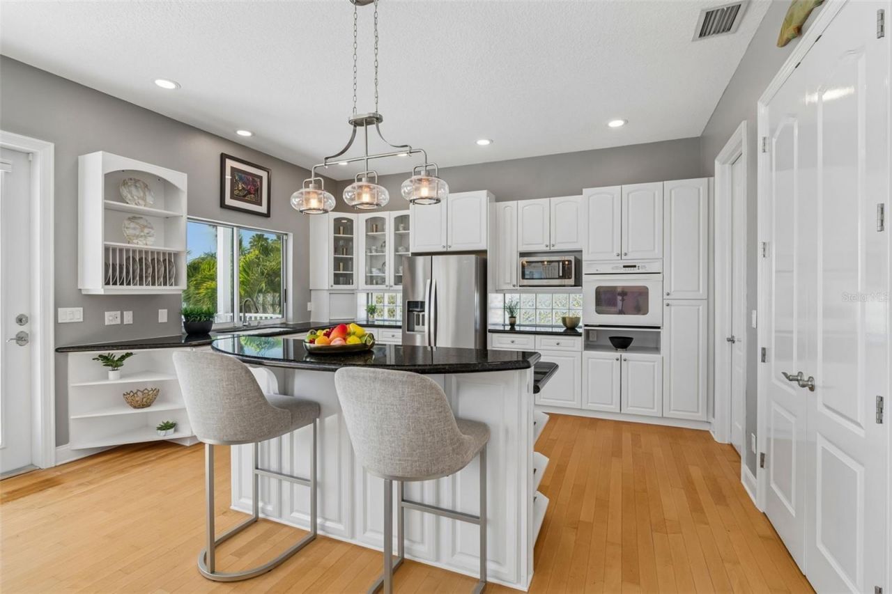 874 Bay Point Drive, Madeira Beach, FL 33708 Photo