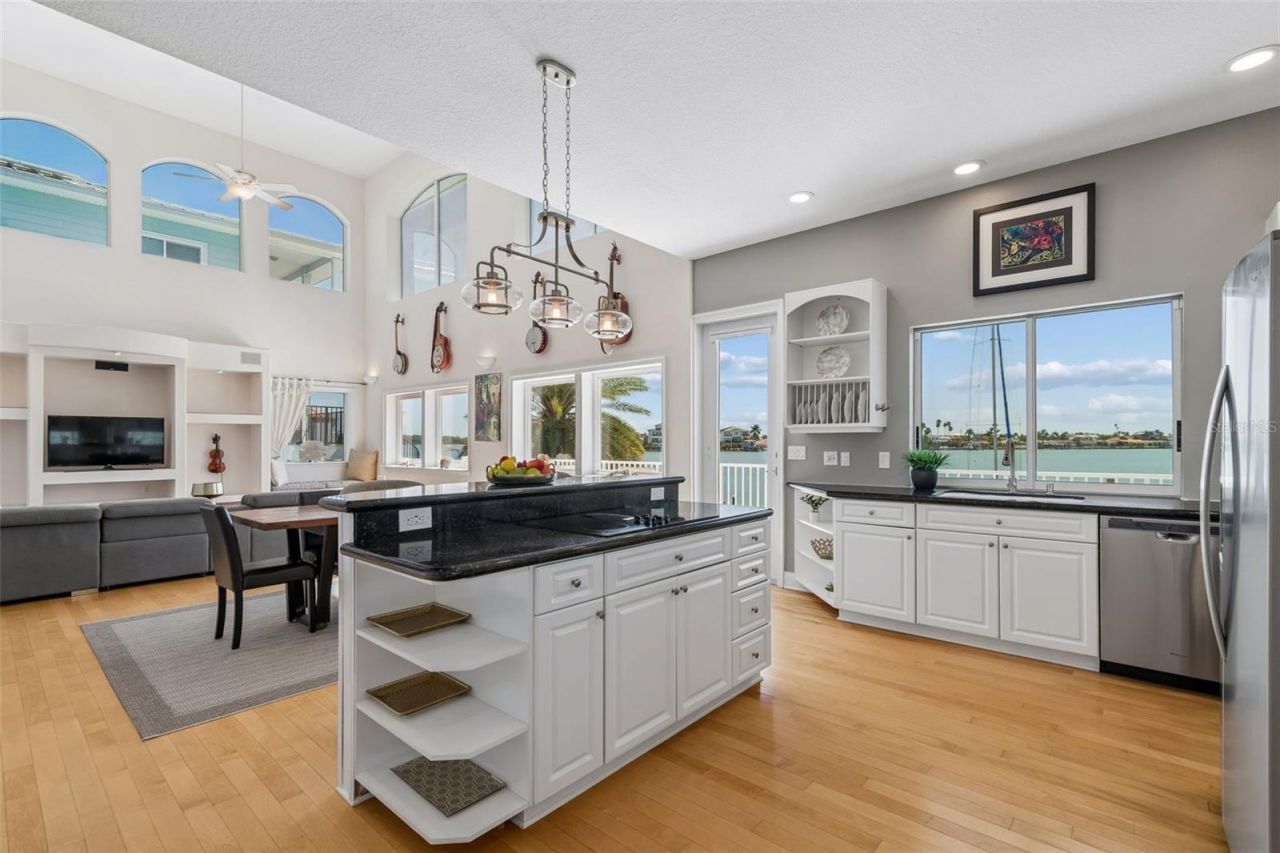 874 Bay Point Drive, Madeira Beach, FL 33708 Photo