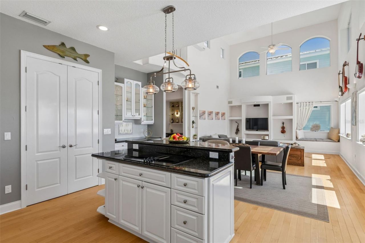 874 Bay Point Drive, Madeira Beach, FL 33708 Photo