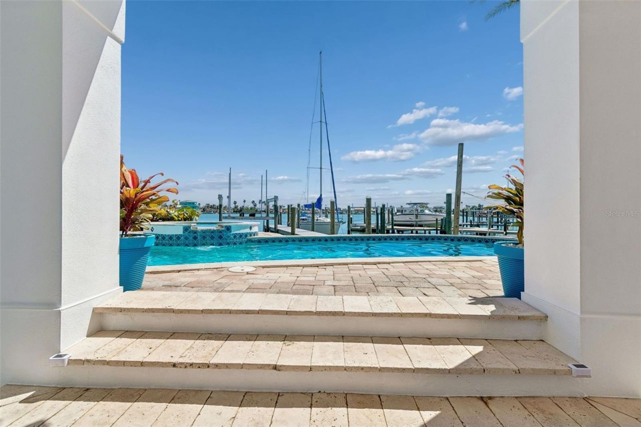 874 Bay Point Drive, Madeira Beach, FL 33708 Photo