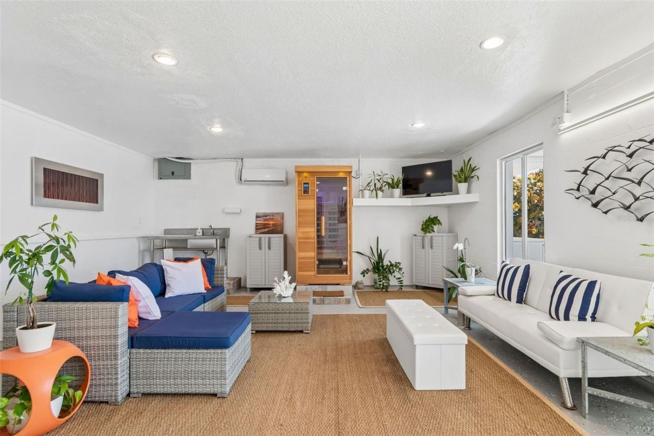 874 Bay Point Drive, Madeira Beach, FL 33708 Photo