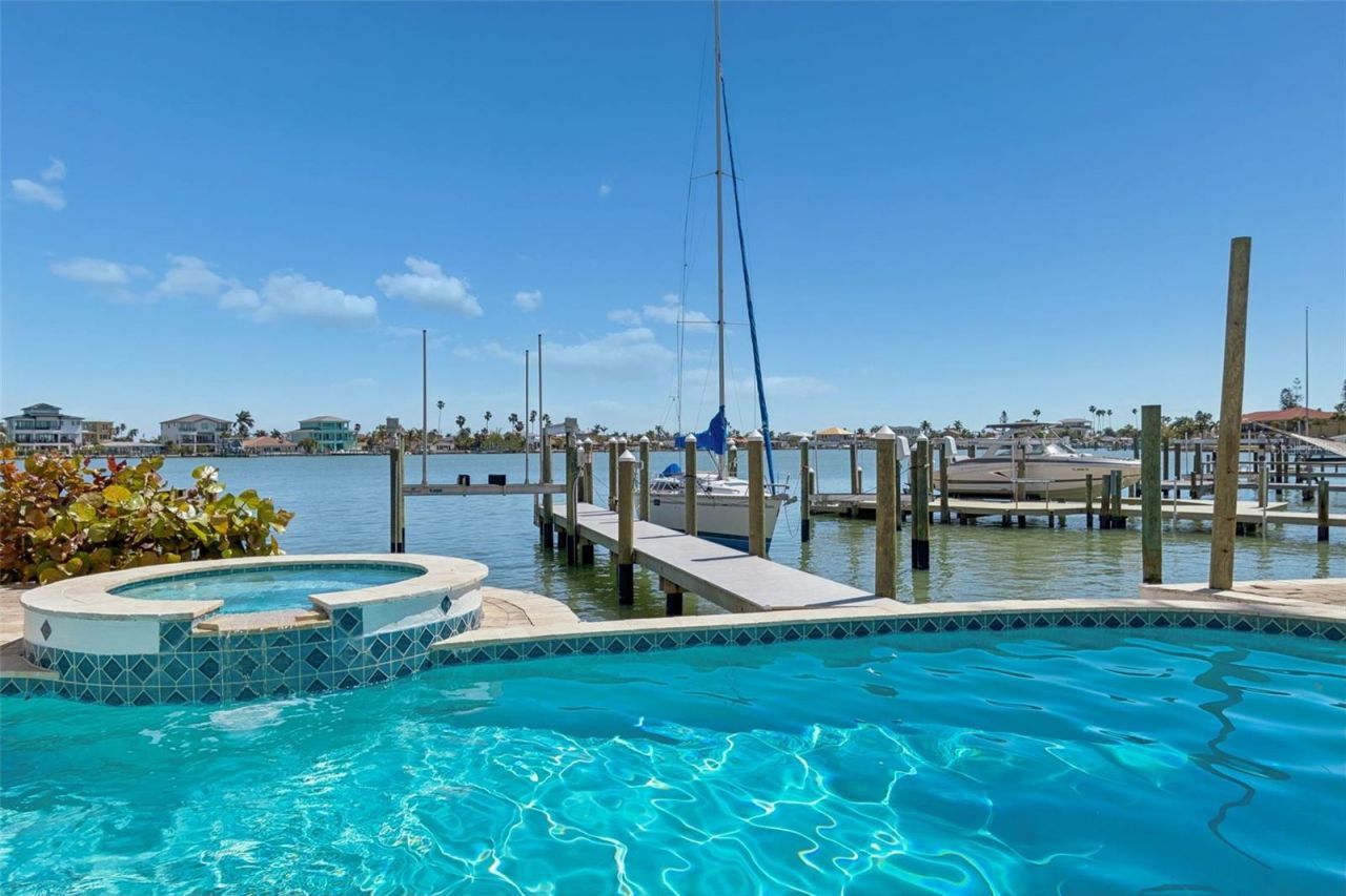 874 Bay Point Drive, Madeira Beach, FL 33708 Photo