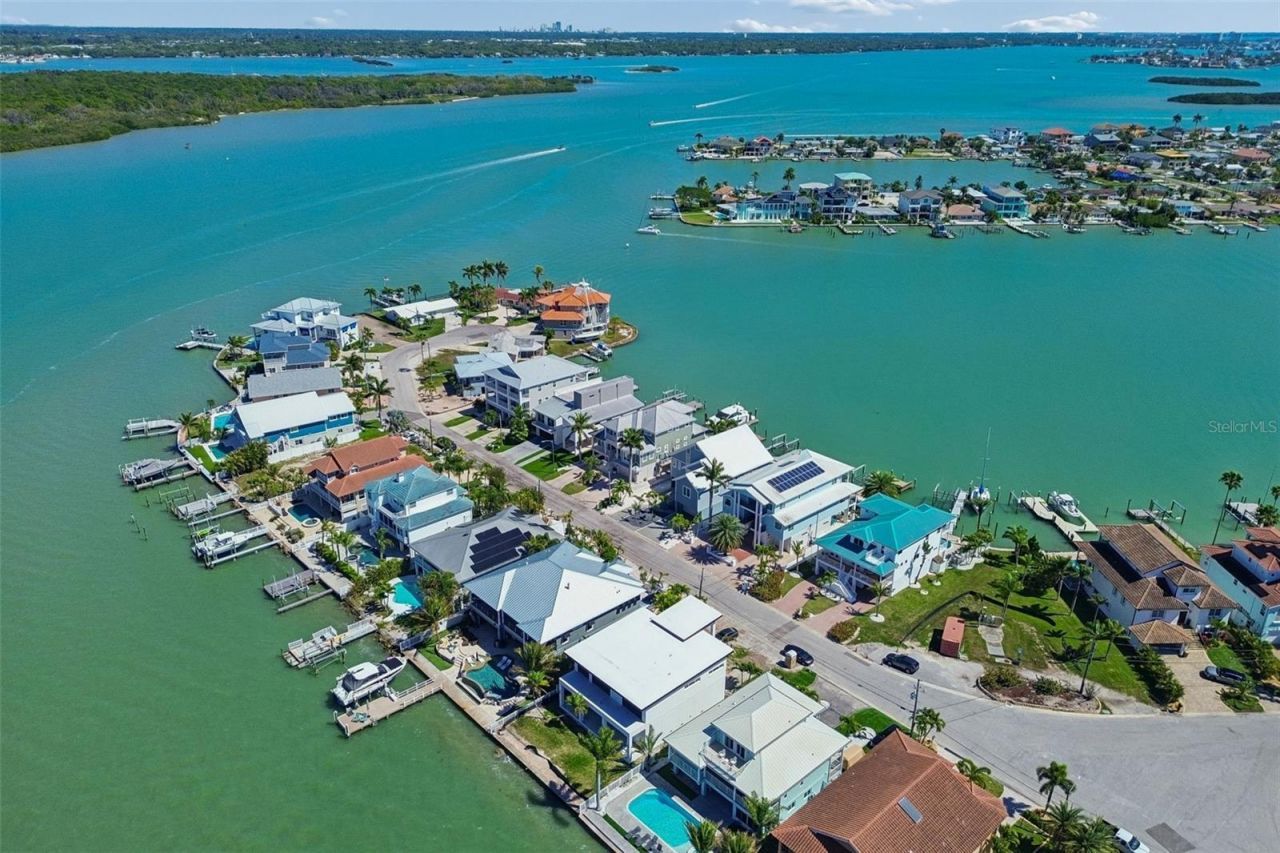 874 Bay Point Drive, Madeira Beach, FL 33708 Photo