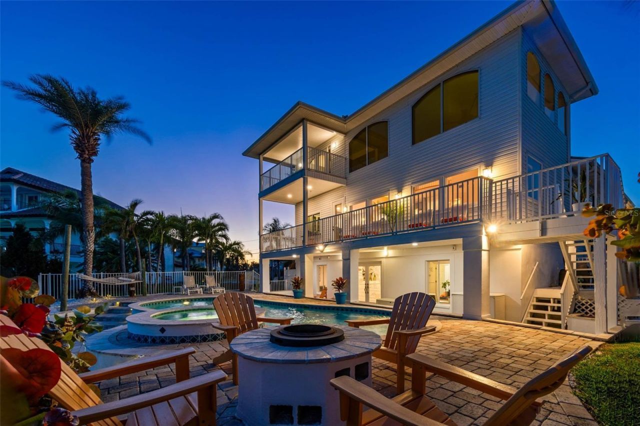 874 Bay Point Drive, Madeira Beach, FL 33708 Photo