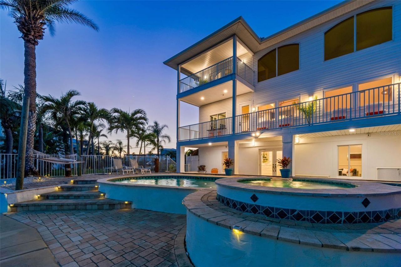 874 Bay Point Drive, Madeira Beach, FL 33708 Photo