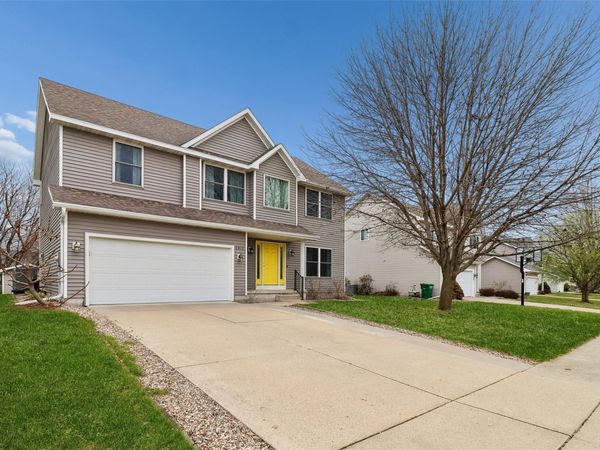 2013 NW Pleasant Street , Ankeny, IA 50023
