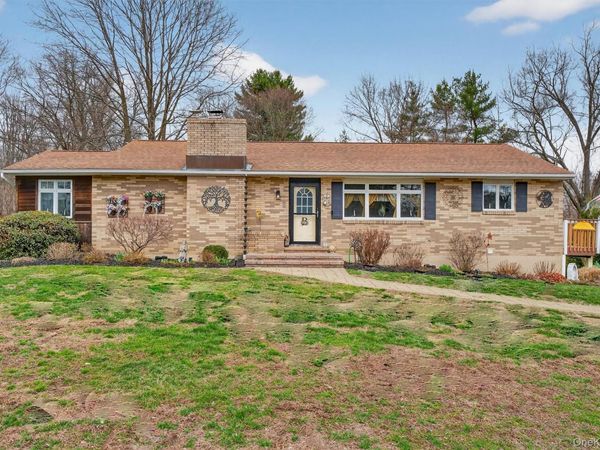 108 Williamsburg Court , Balmville, NY 12550