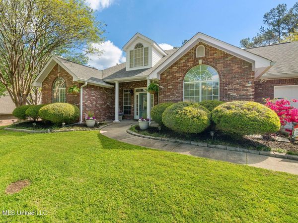 48 Greenleaf Drive, Hattiesburg, MS 39402