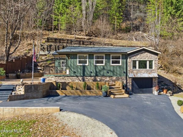 632 Main St , Wardner, ID 83837