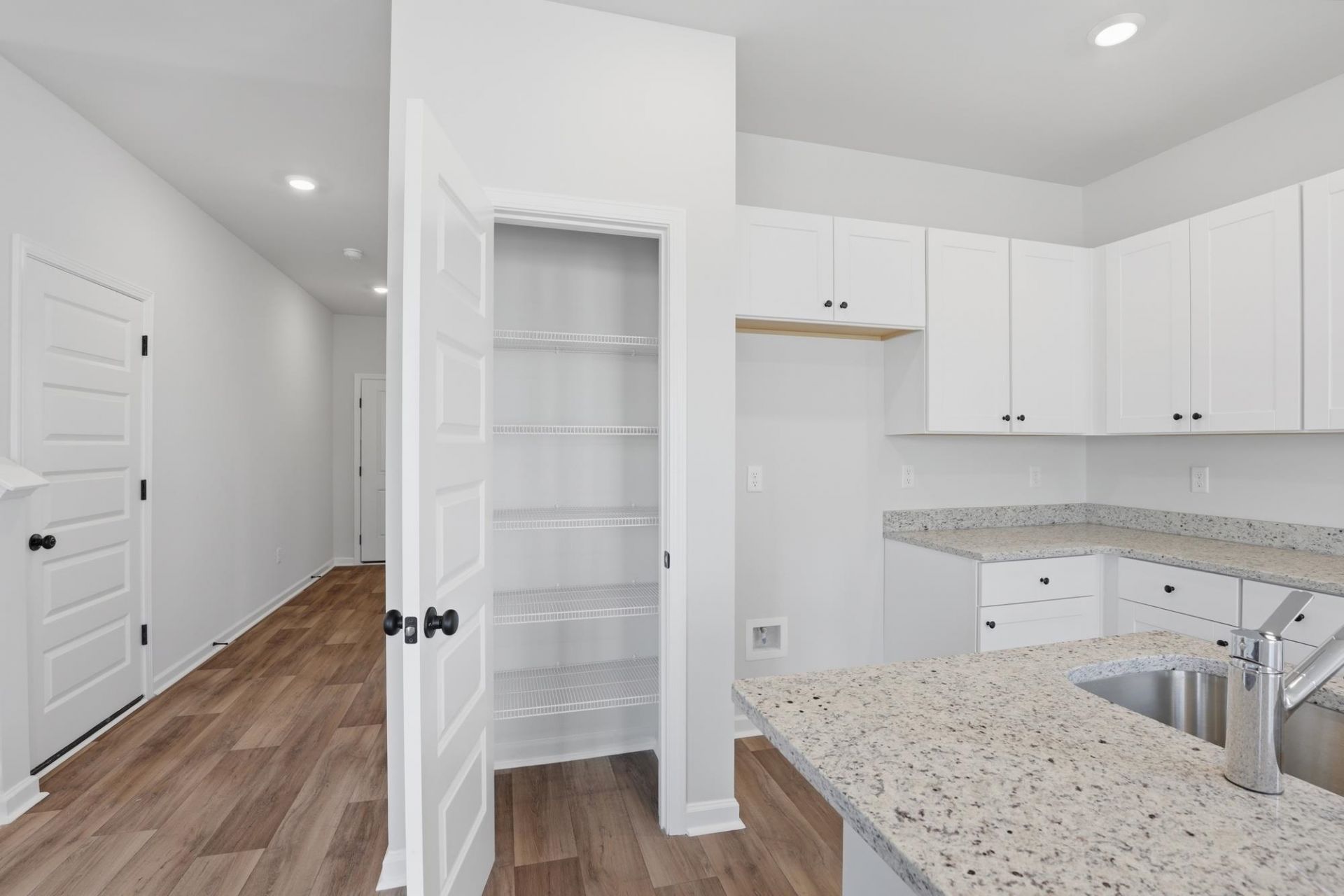 601 Southwind Way Photo 10