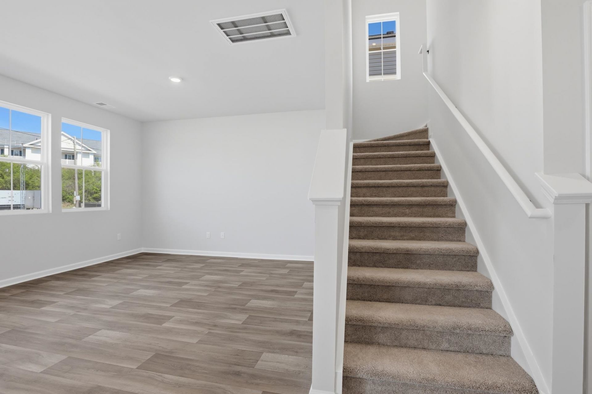 601 Southwind Way Photo 13