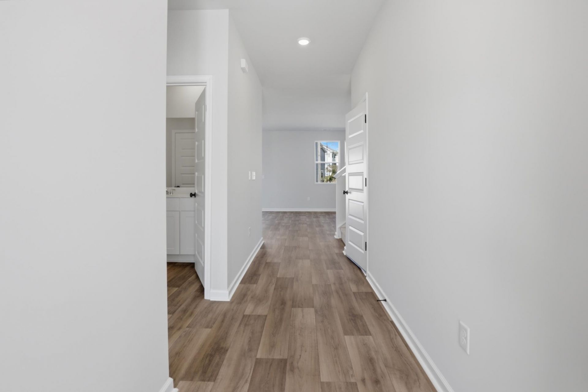 601 Southwind Way Photo 6