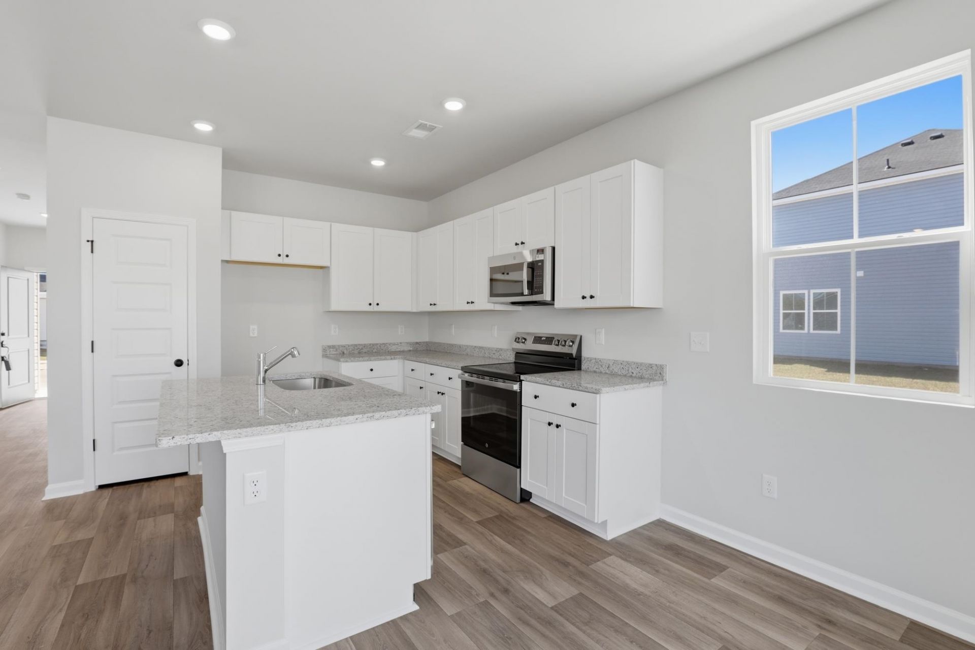 601 Southwind Way Photo 7