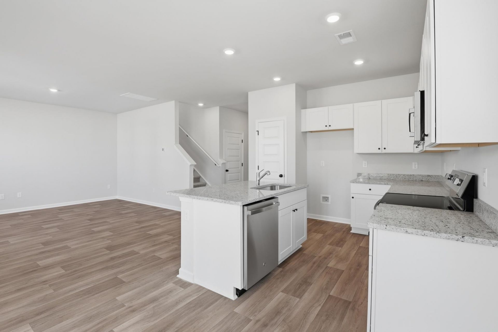 601 Southwind Way Photo 8