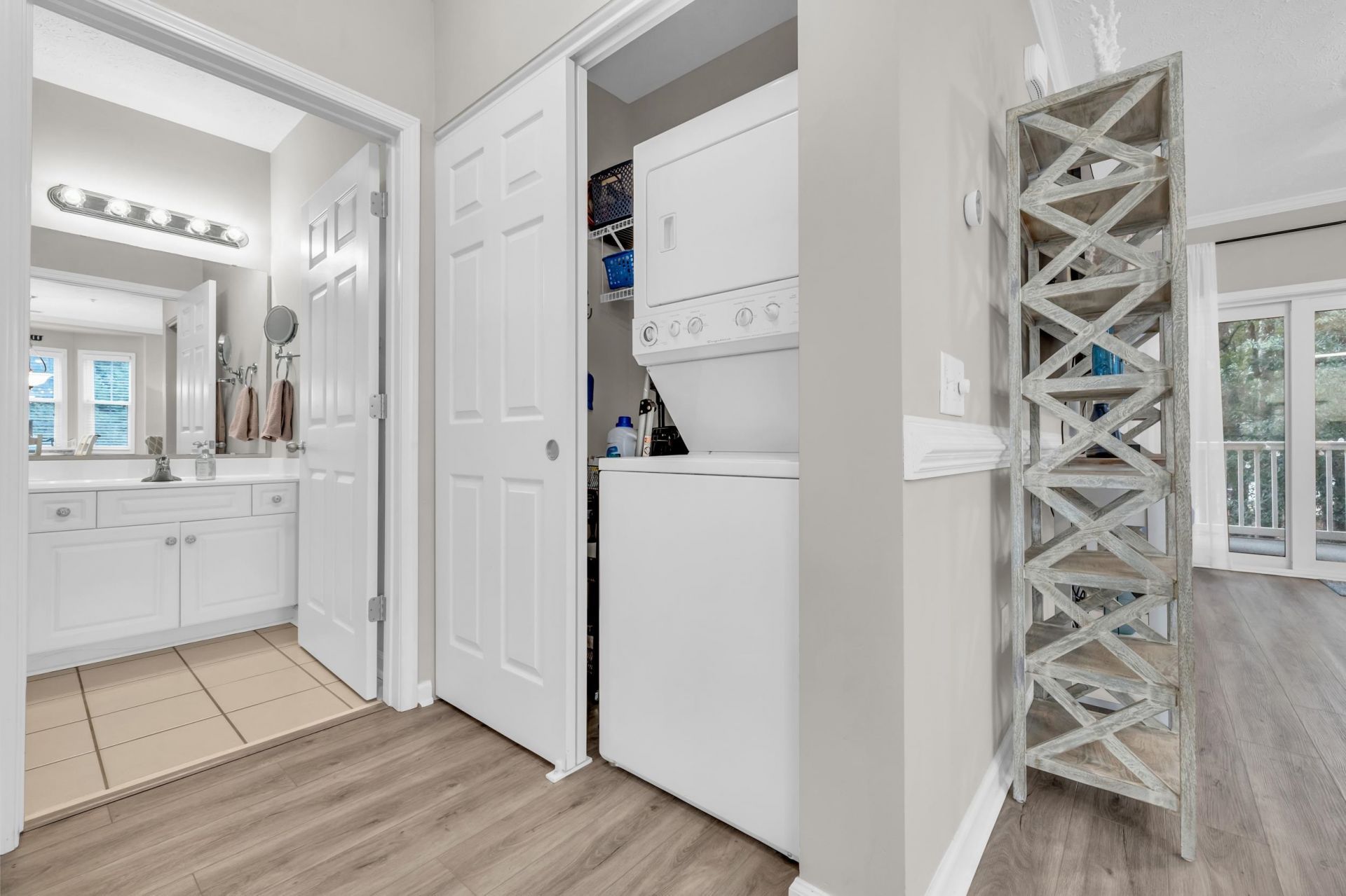 601 Hillside Dr. N Photo 21