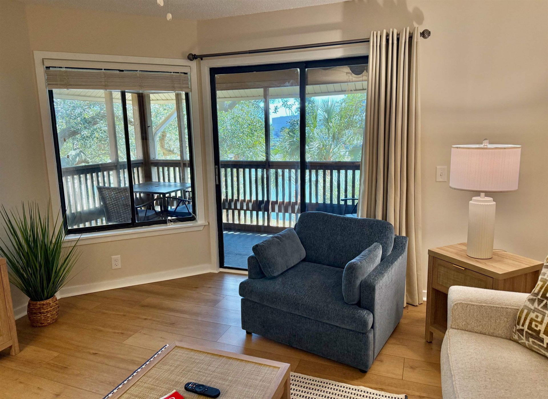 410 Melrose Pl.  Photo 12