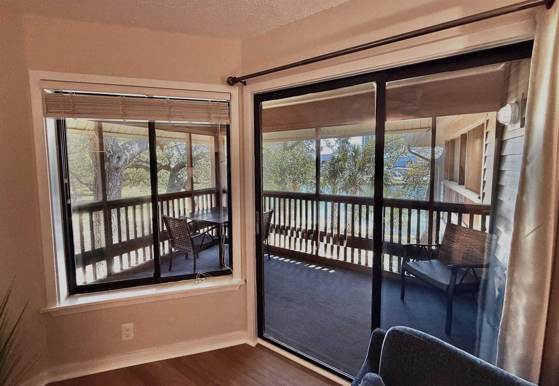 410 Melrose Pl.  Photo 13