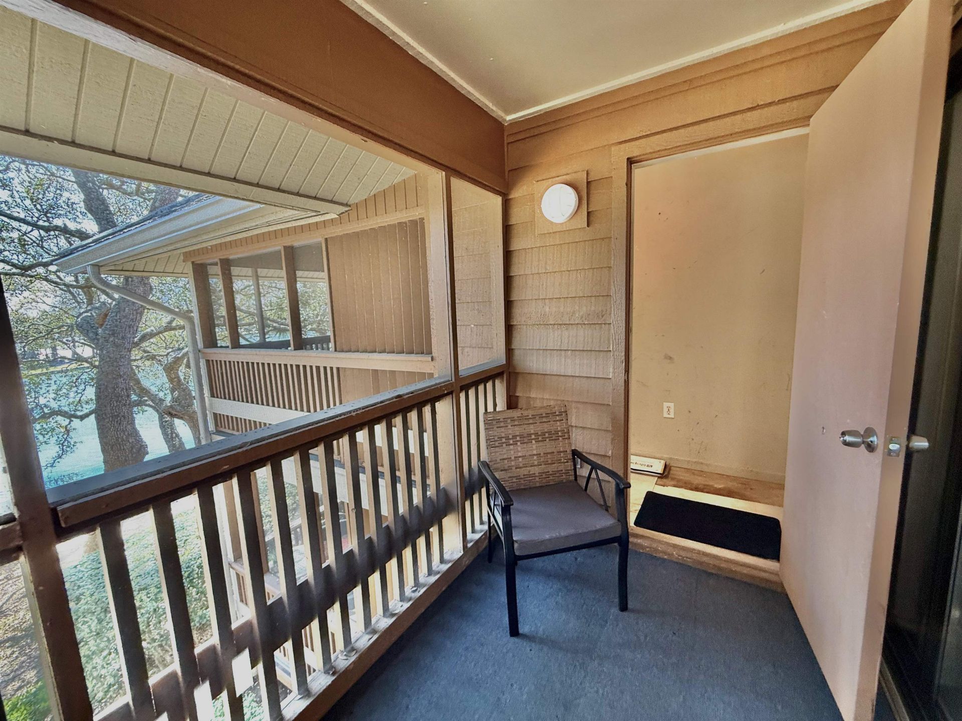 410 Melrose Pl.  Photo 14