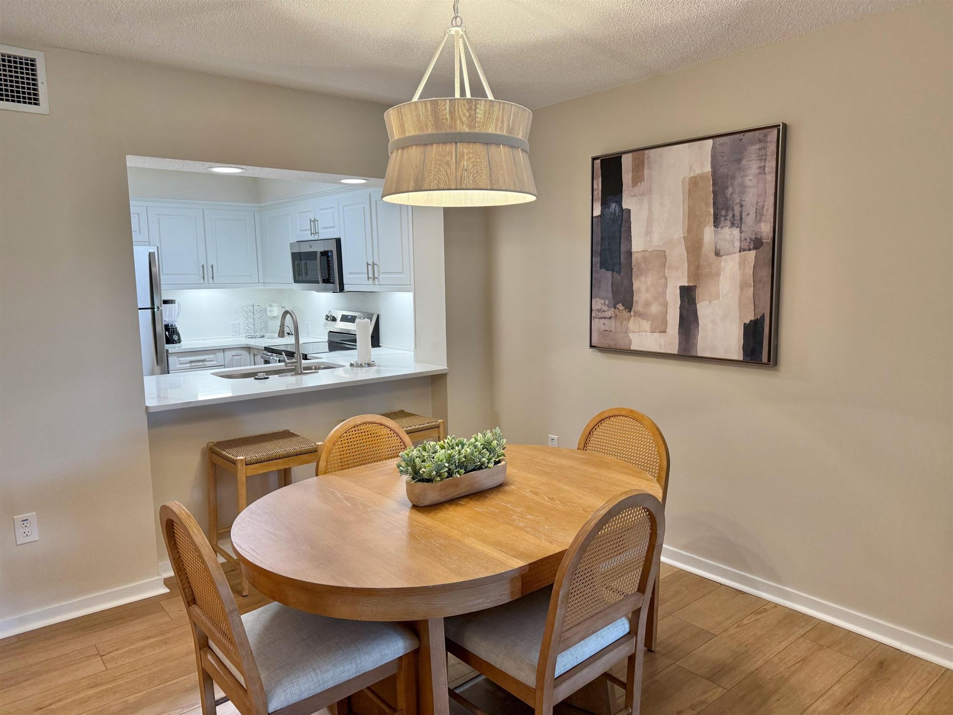 410 Melrose Pl.  Photo 27