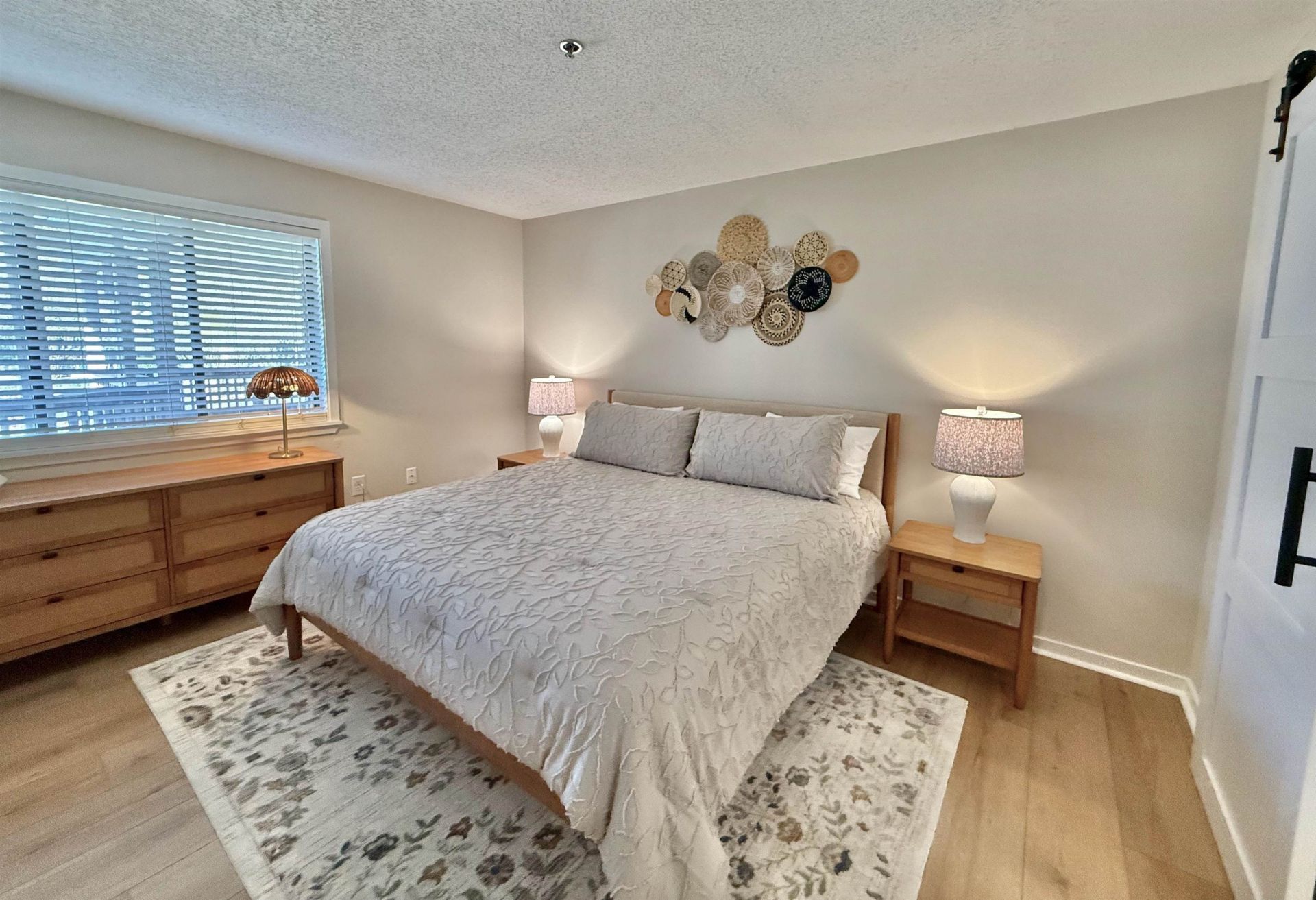 410 Melrose Pl.  Photo 35