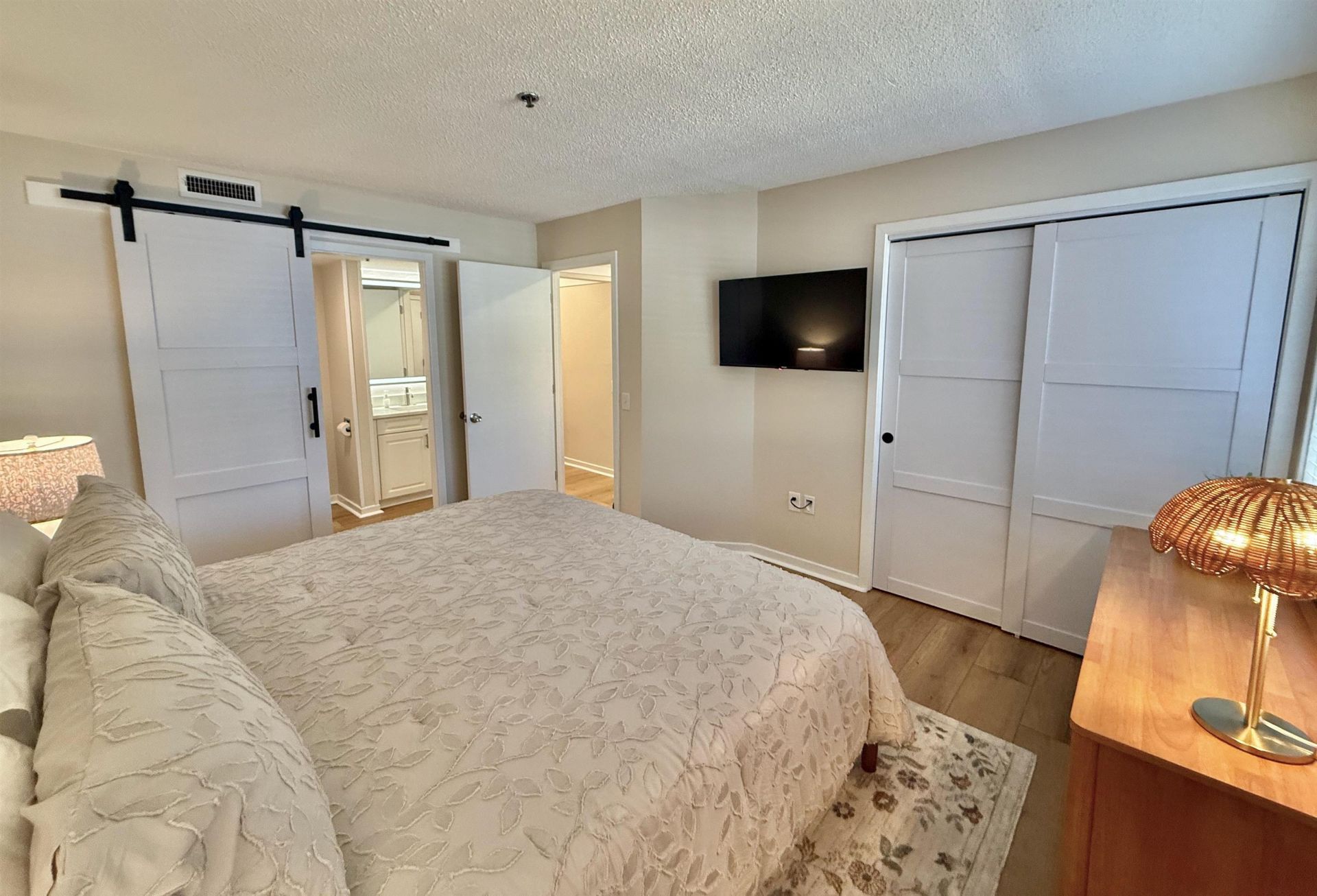 410 Melrose Pl.  Photo 39