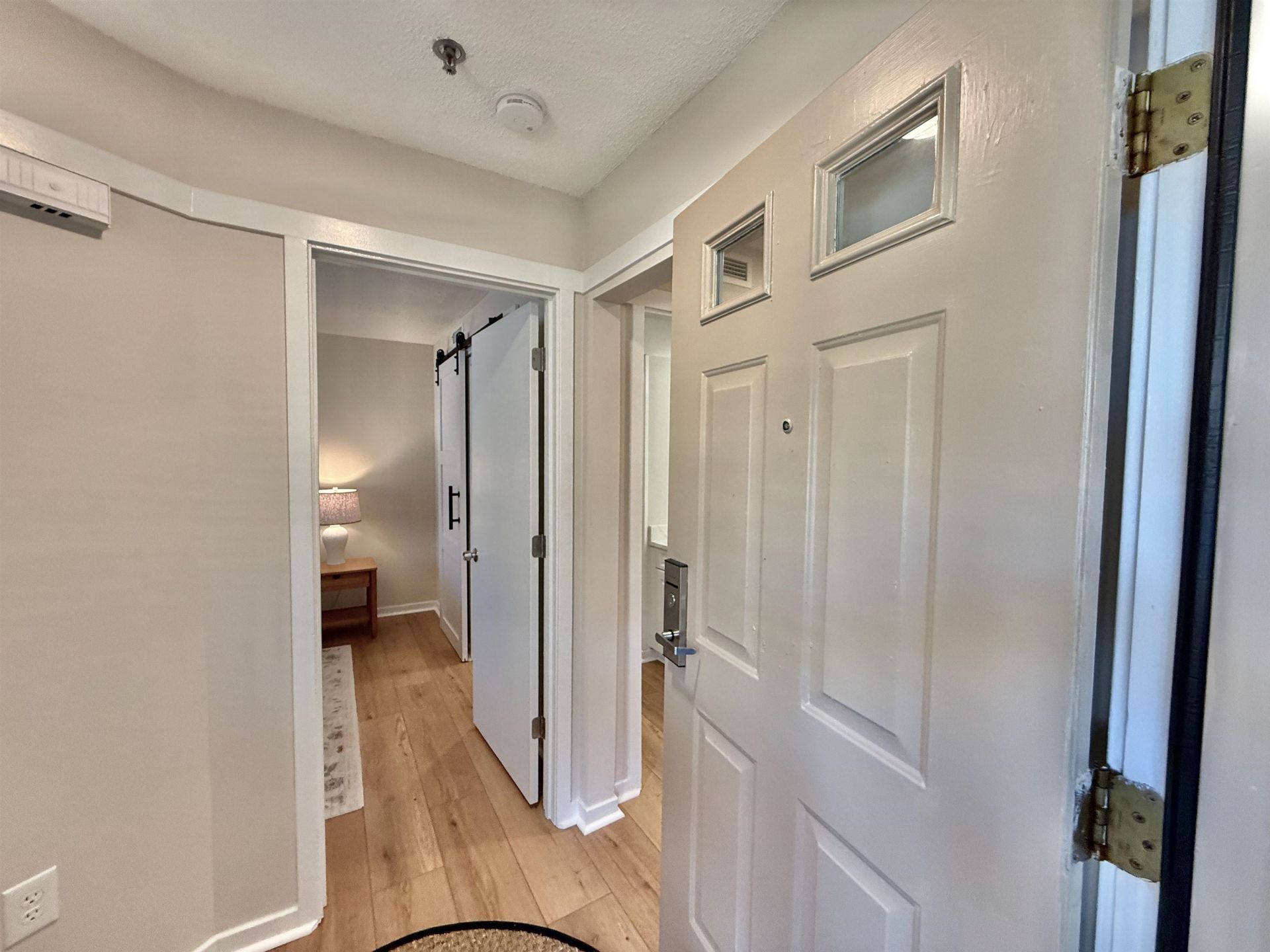 410 Melrose Pl.  Photo 4