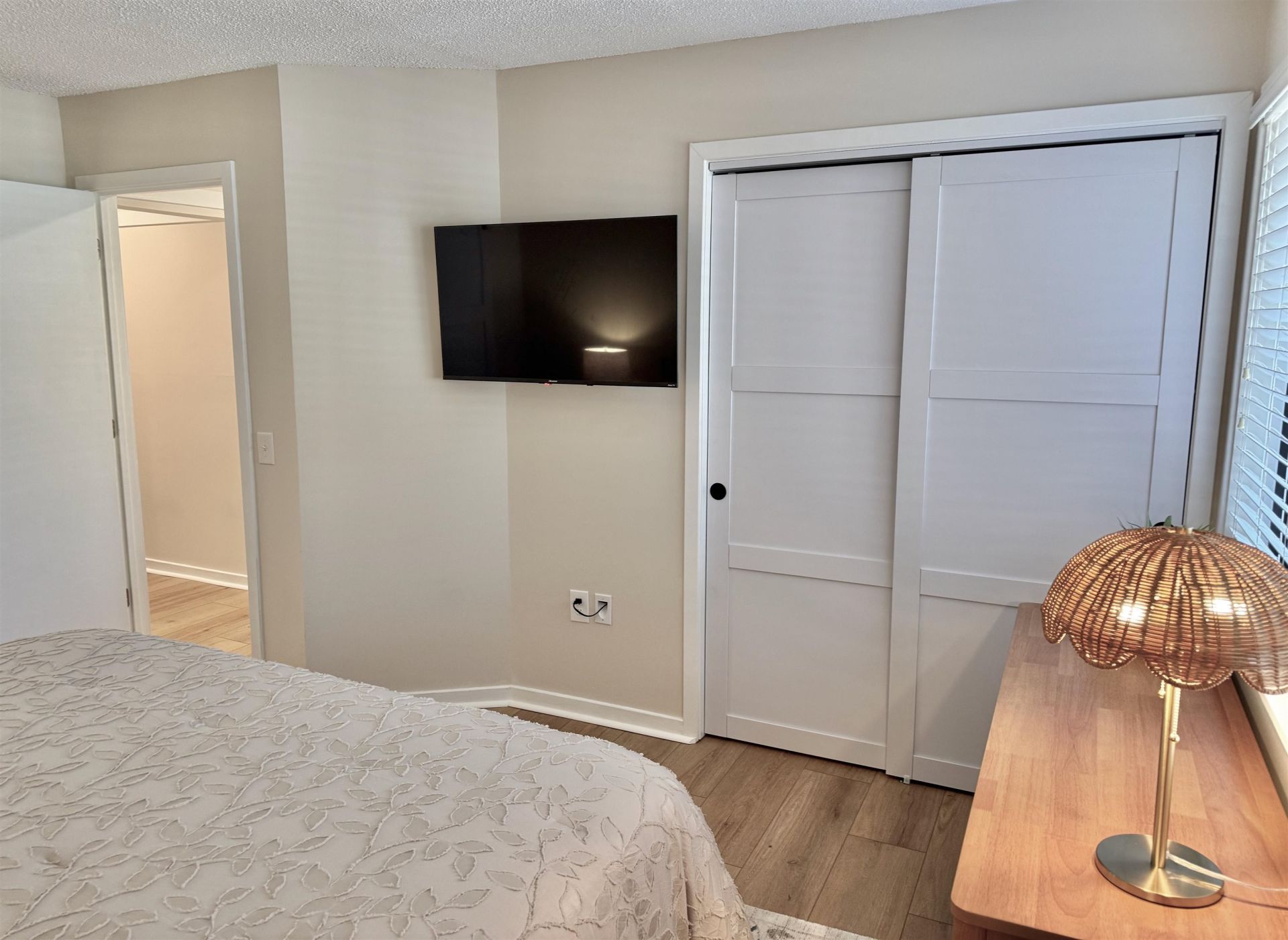 410 Melrose Pl.  Photo 40