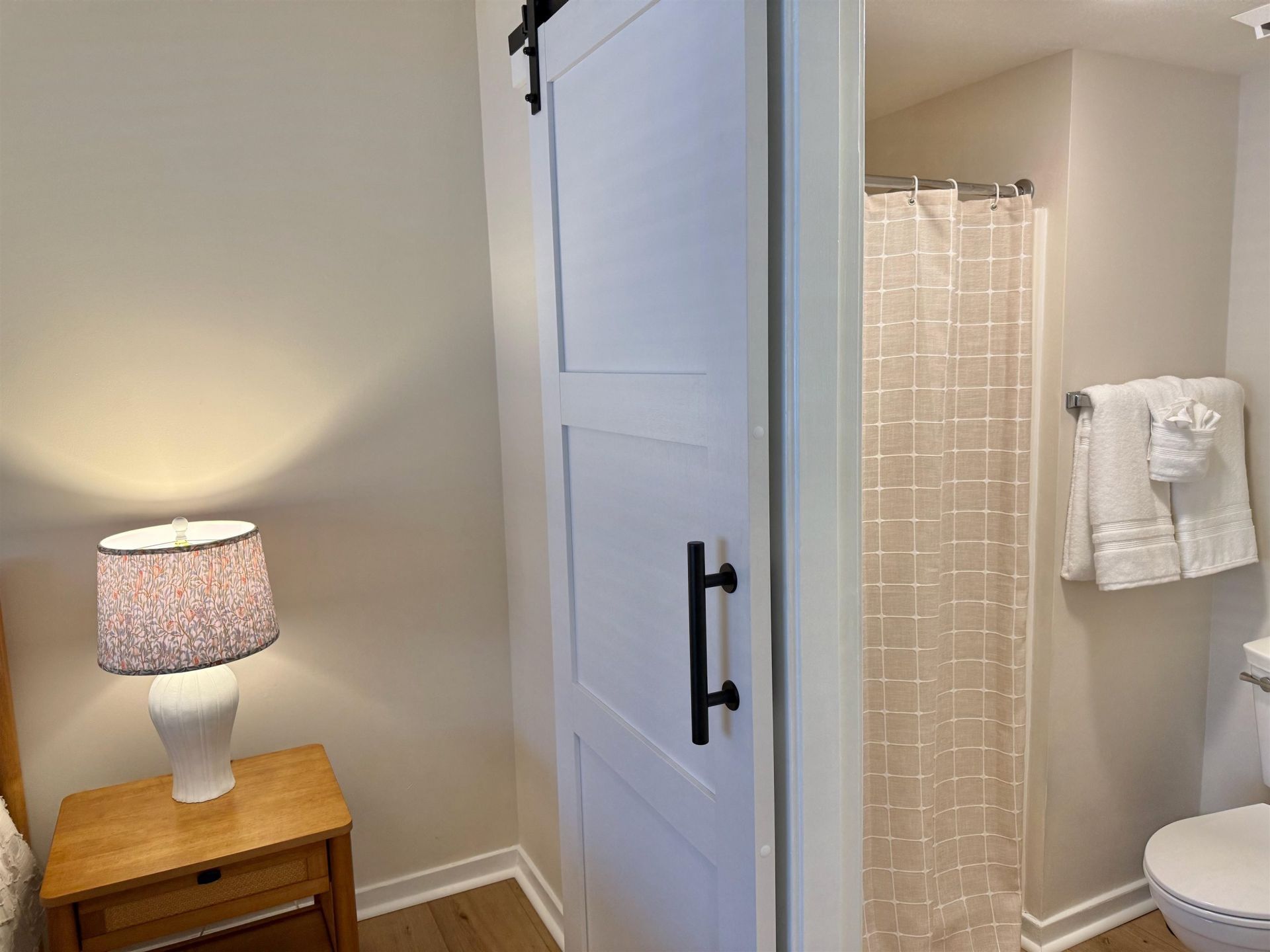 410 Melrose Pl.  Photo 41