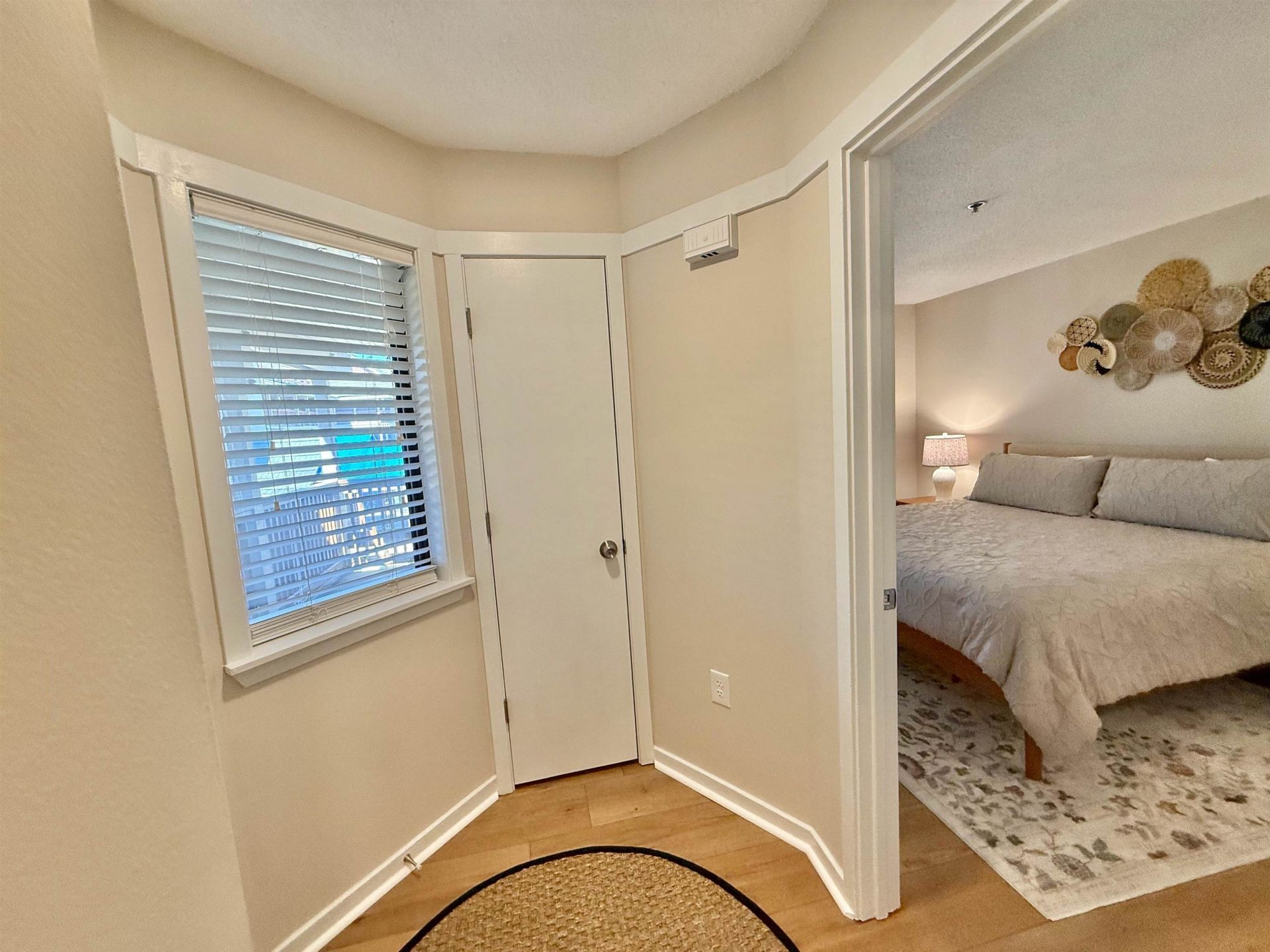 410 Melrose Pl.  Photo 44