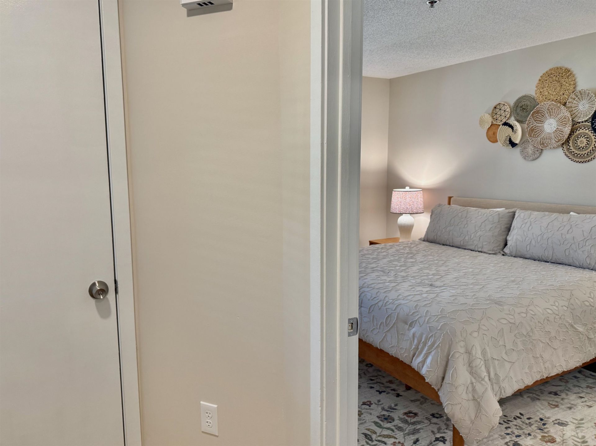 410 Melrose Pl.  Photo 45