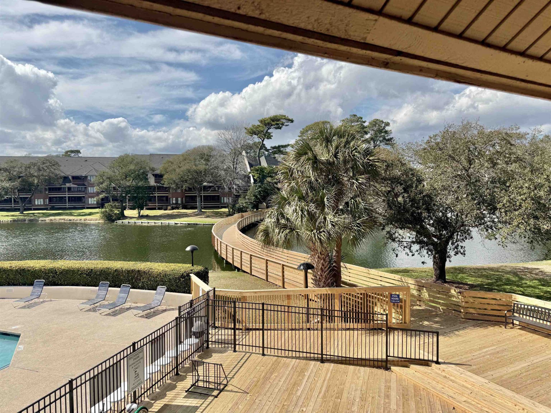 410 Melrose Pl.  Photo 48