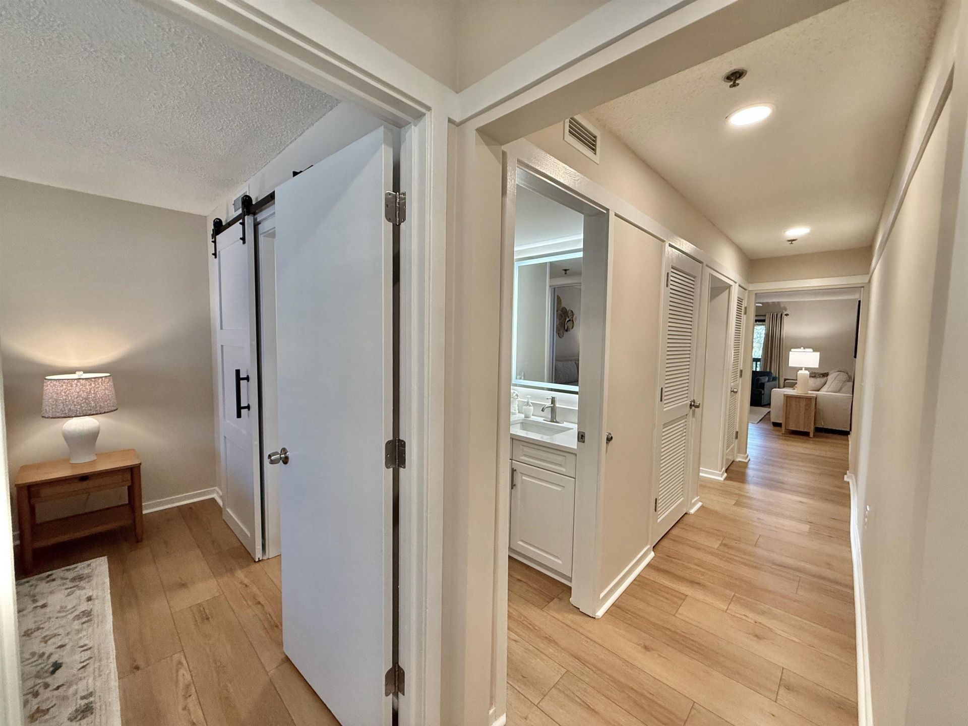 410 Melrose Pl.  Photo 5