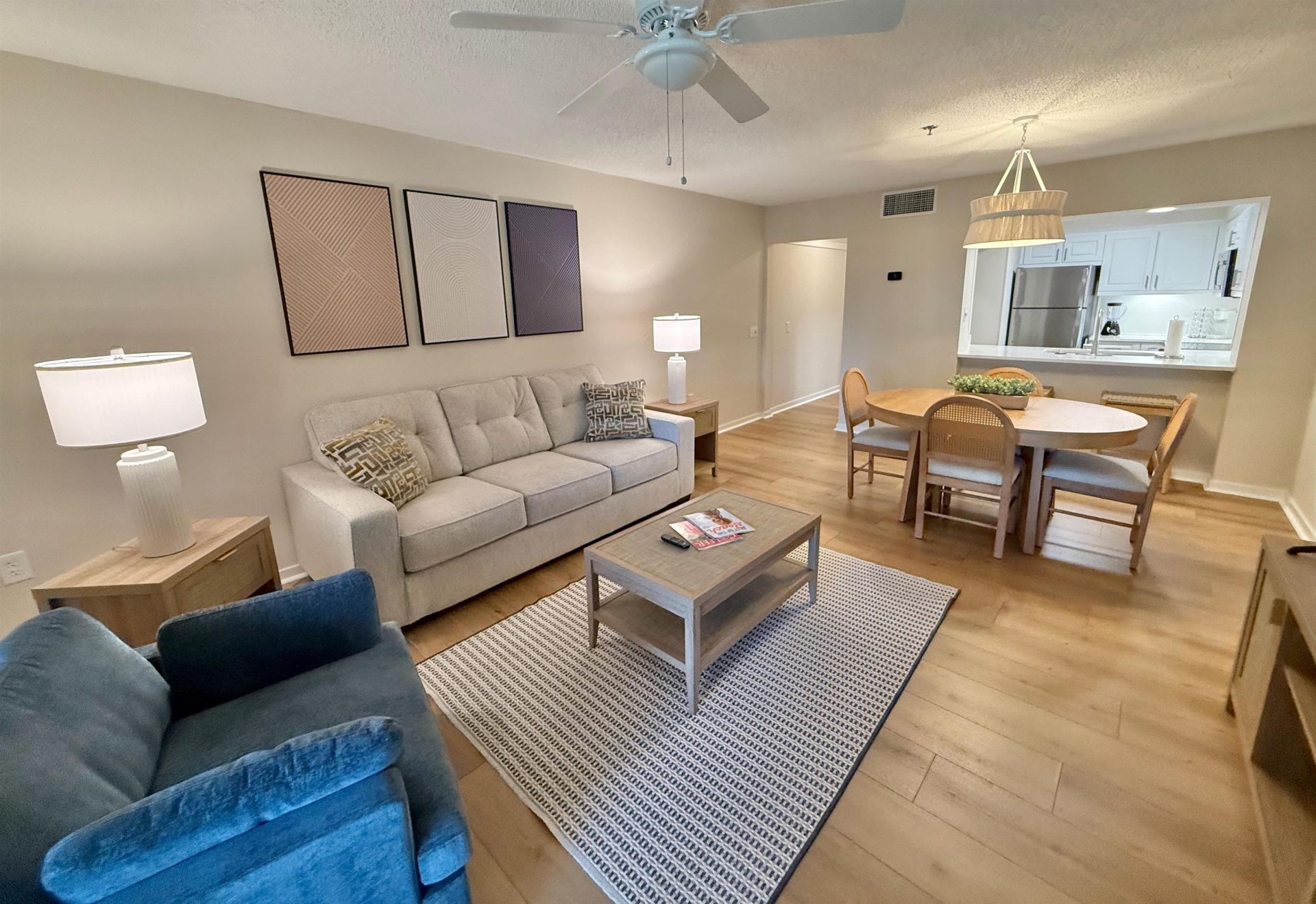 410 Melrose Pl.  Photo 6