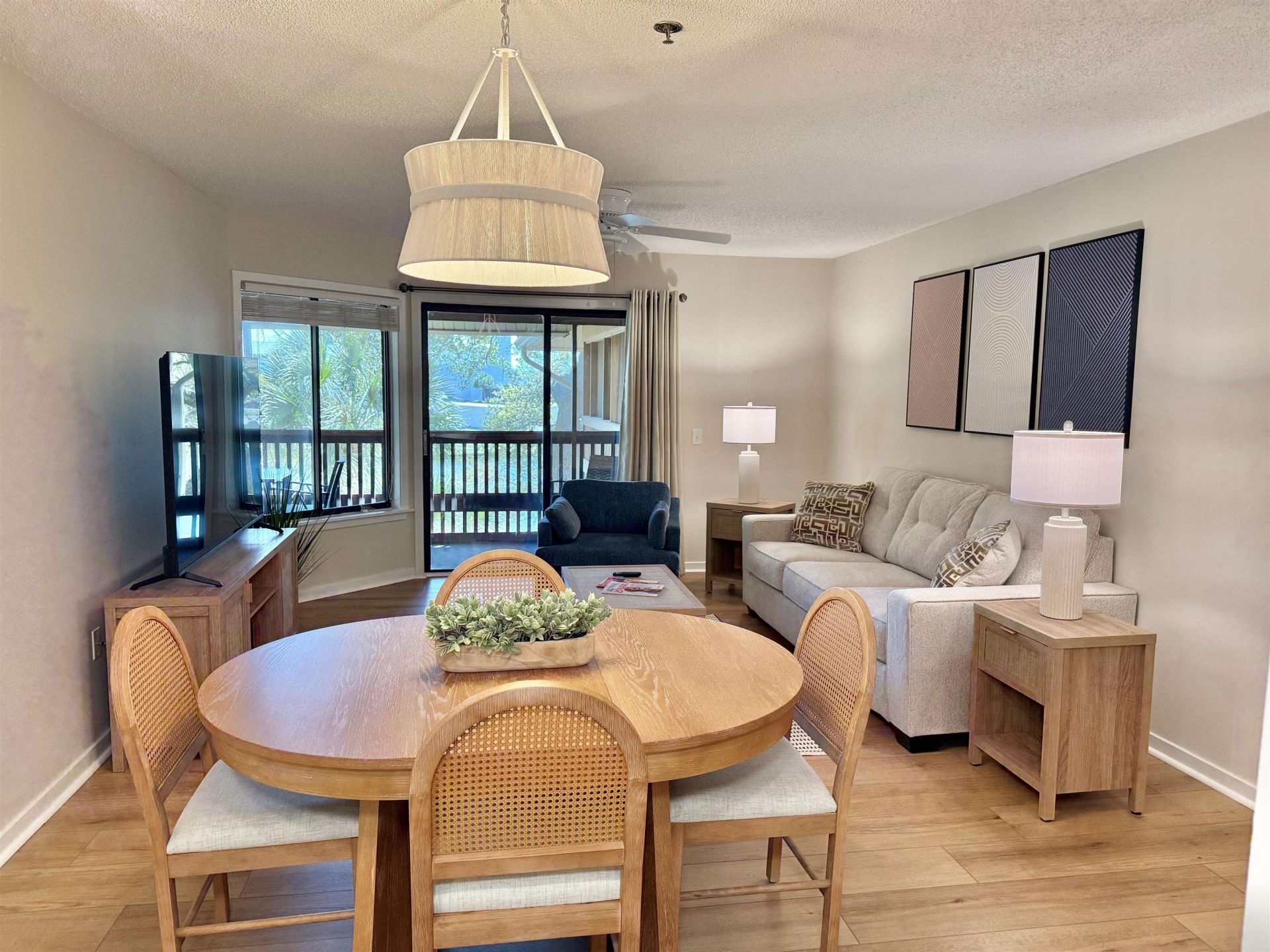 410 Melrose Pl.  Photo 8