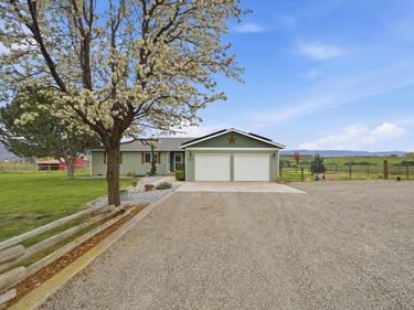 112503 W King Tull Rd, Prosser, WA 99350