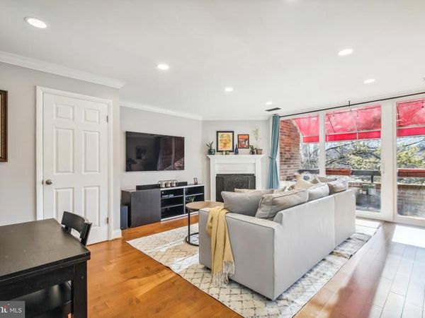 1657 S HAYES STREET, Unit B, ARLINGTON, VA 22202