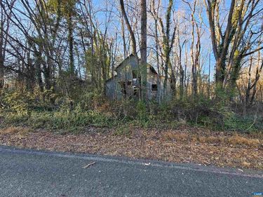 1 Ac PHYSIC SPRING RD , Unit 4, DILLWYN, VA 23936