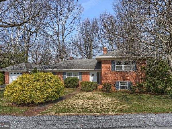 359 E GRANADA AVENUE, HERSHEY, PA 17033