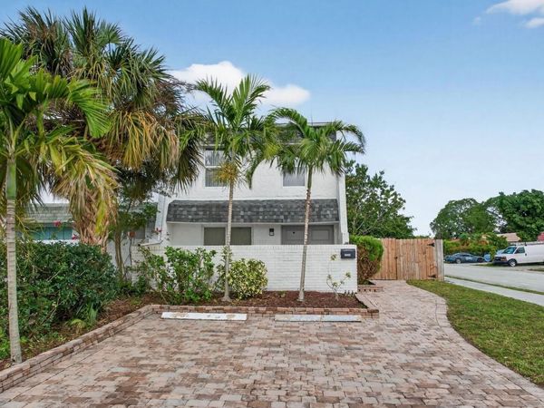 7599 NW 73rd Terrace, Tamarac, FL 33321