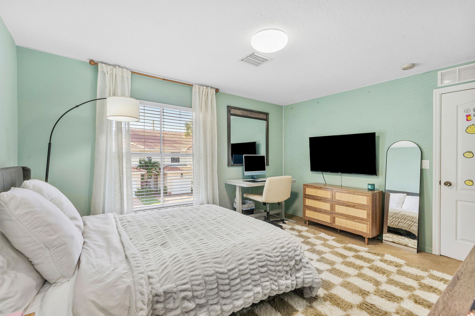 6102 Seminole Gardens Circle, Riviera Beach, FL 33418 Photo