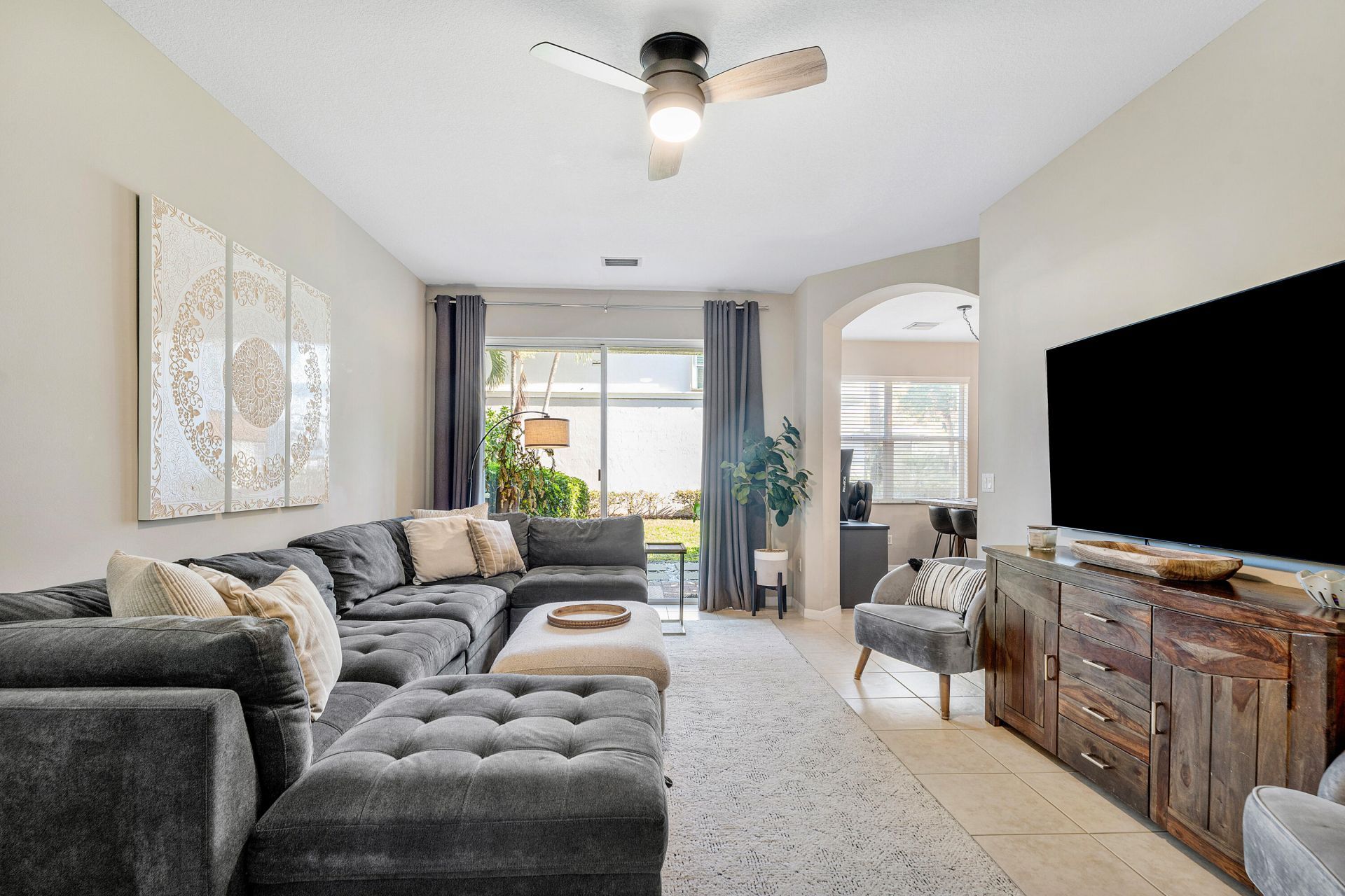 6102 Seminole Gardens Circle, Riviera Beach, FL 33418 Photo