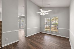 1971 Oak Tree Lane photo 4