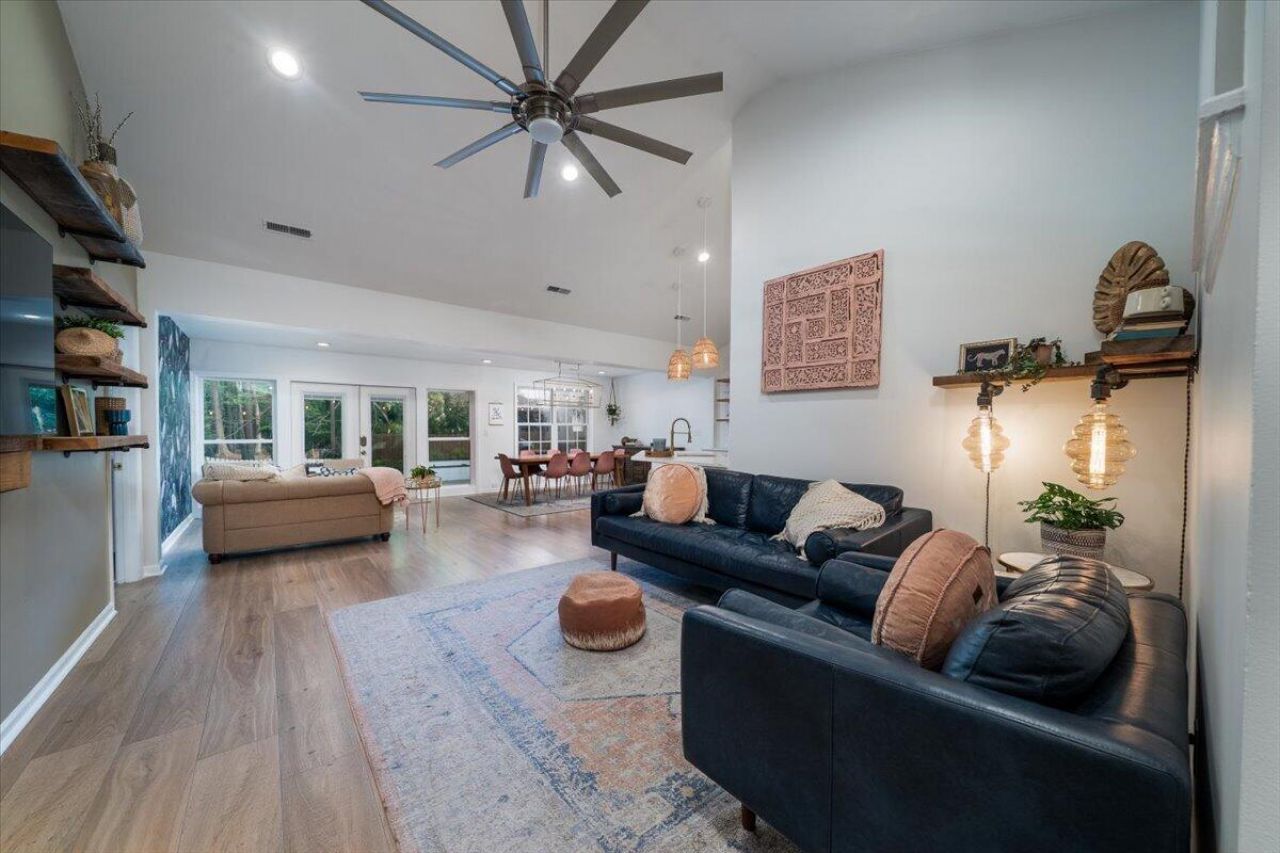 1516 Arden Court Photo 12