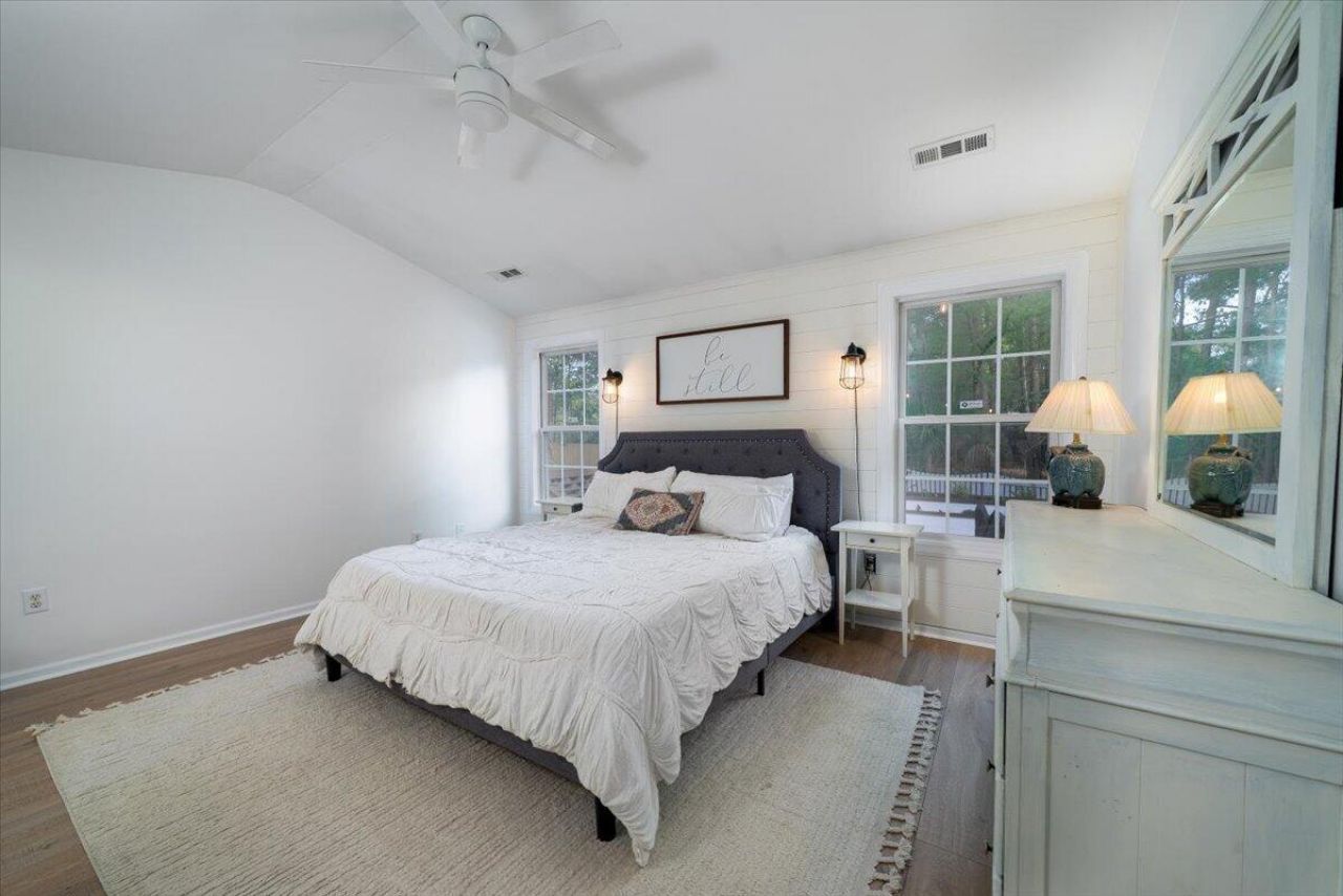 1516 Arden Court Photo 18